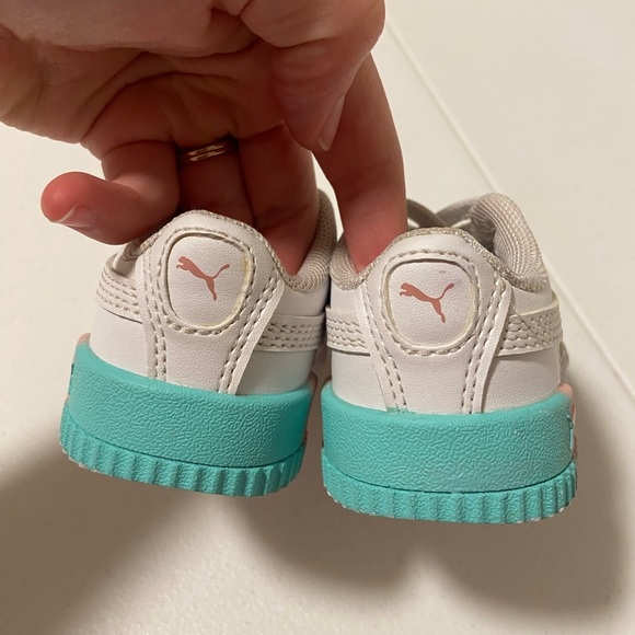 Puma Toddler sneakers with colored soles —  size 5C - Picture 4 of 6